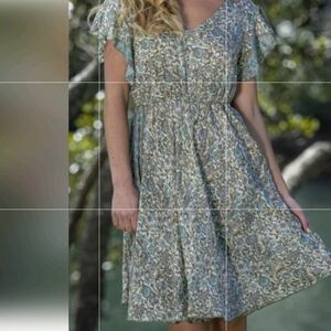 Cienna Meadows  Dress Size Small